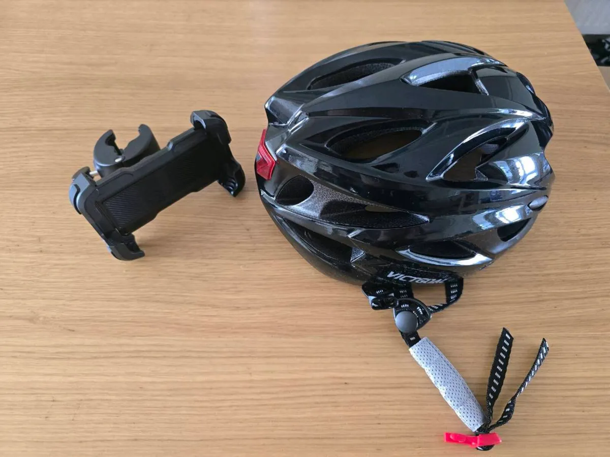 Carrera Endeavour Mens Hybrid Bike + Helmet & Phon - Image 3