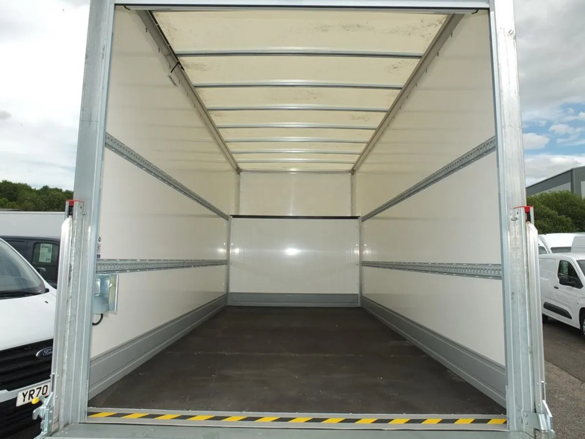 2023 Mercedes-Benz Sprinter Luton Box Van - Image 3