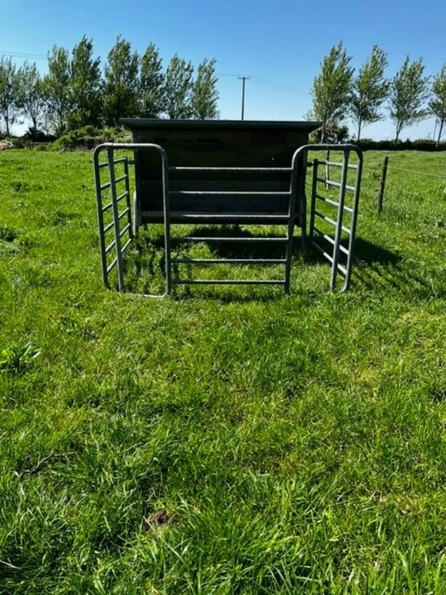 Jourdain Creep feeders - Image 1