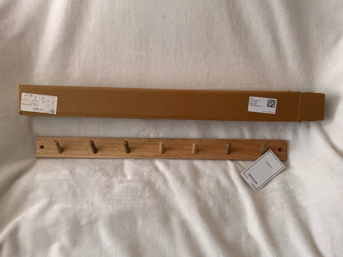 Wooden hanger h&m - Image 1