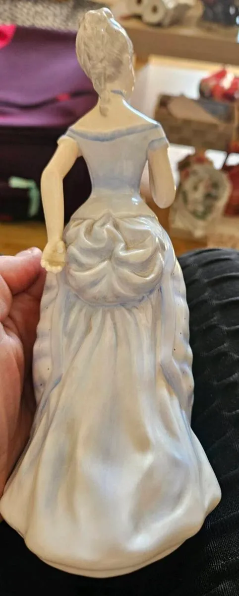 3  Vintage Lady Figurines Coalport Royal Worcester - Image 3