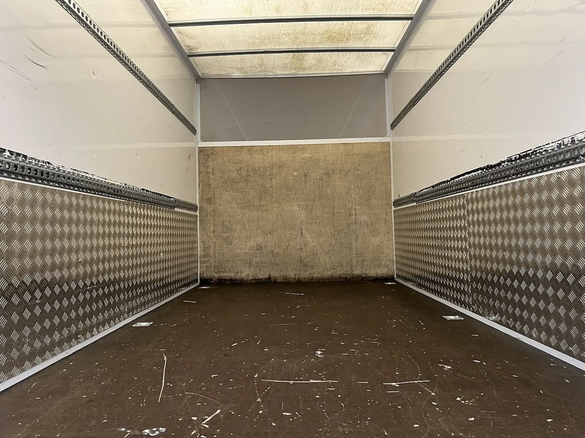 2021 Mercedes-Benz Sprinter Luton Box Van - Image 3