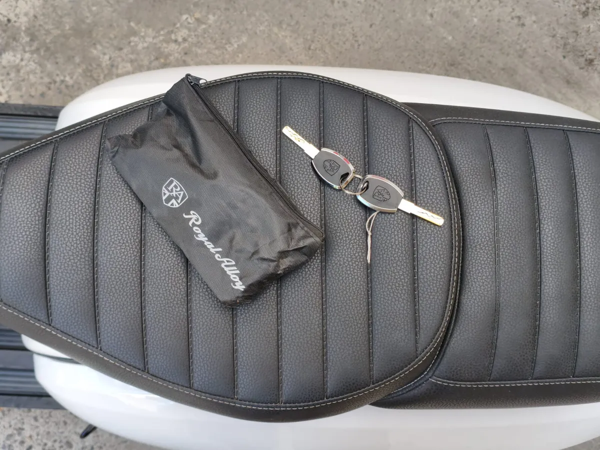 2023 Royal Alloy GP 125 | Only 1,654km - Image 3