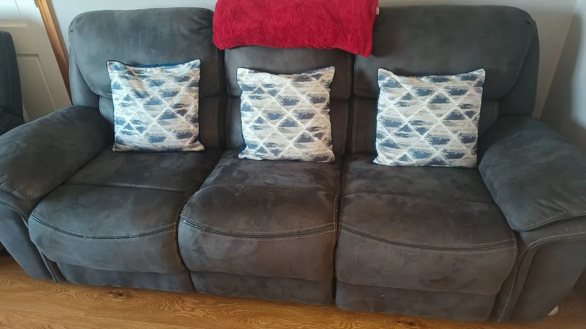 3/2/1 Grey recliner Couch - Image 2