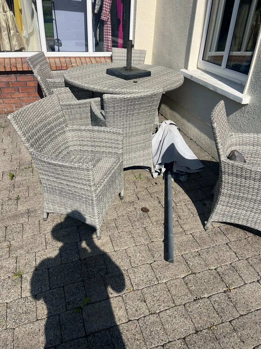 Rattan furniture - Image 2