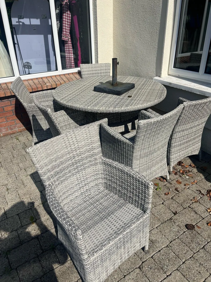 Rattan furniture - Image 3