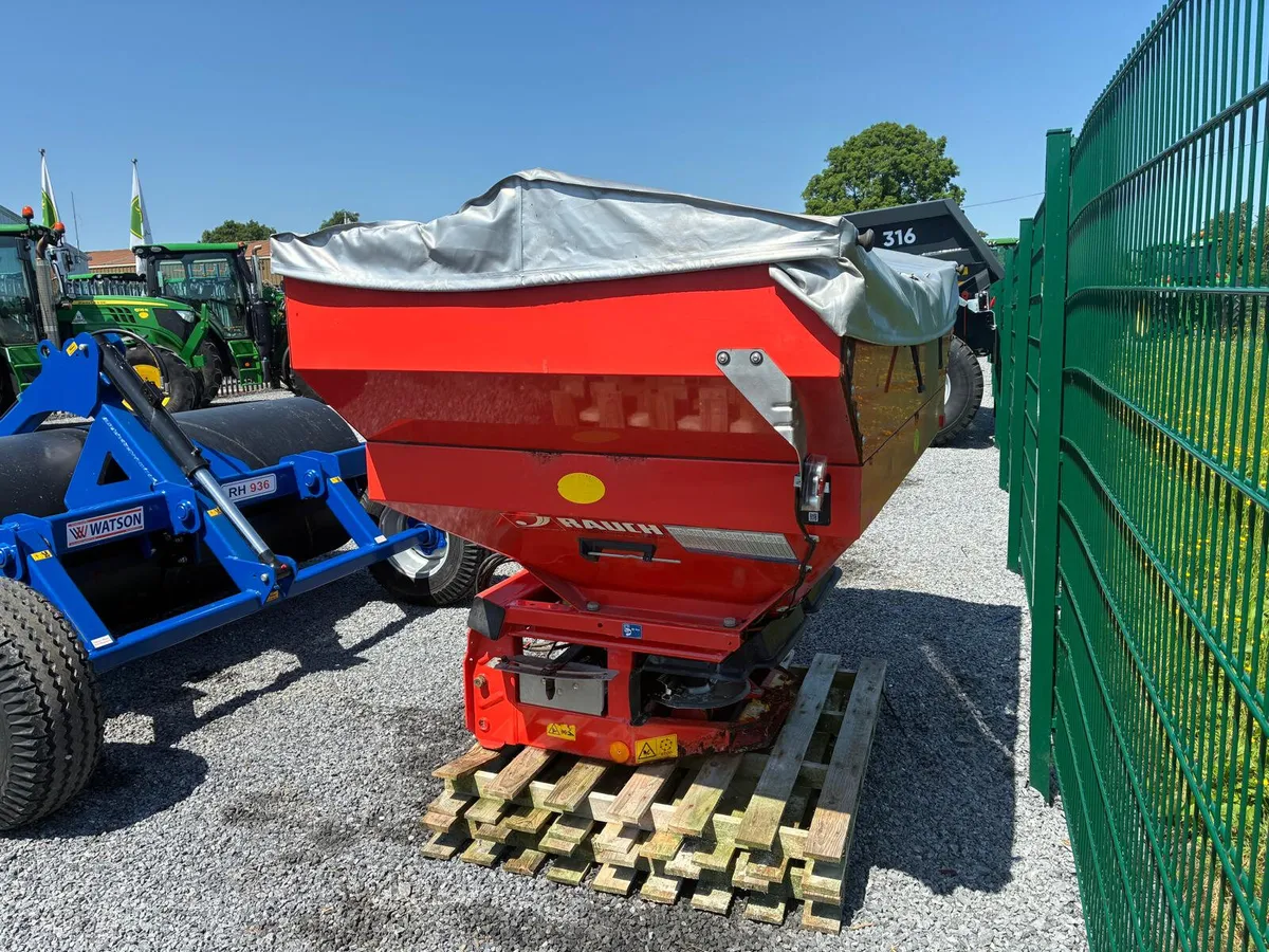 2019 Rauch Spreader - Image 1