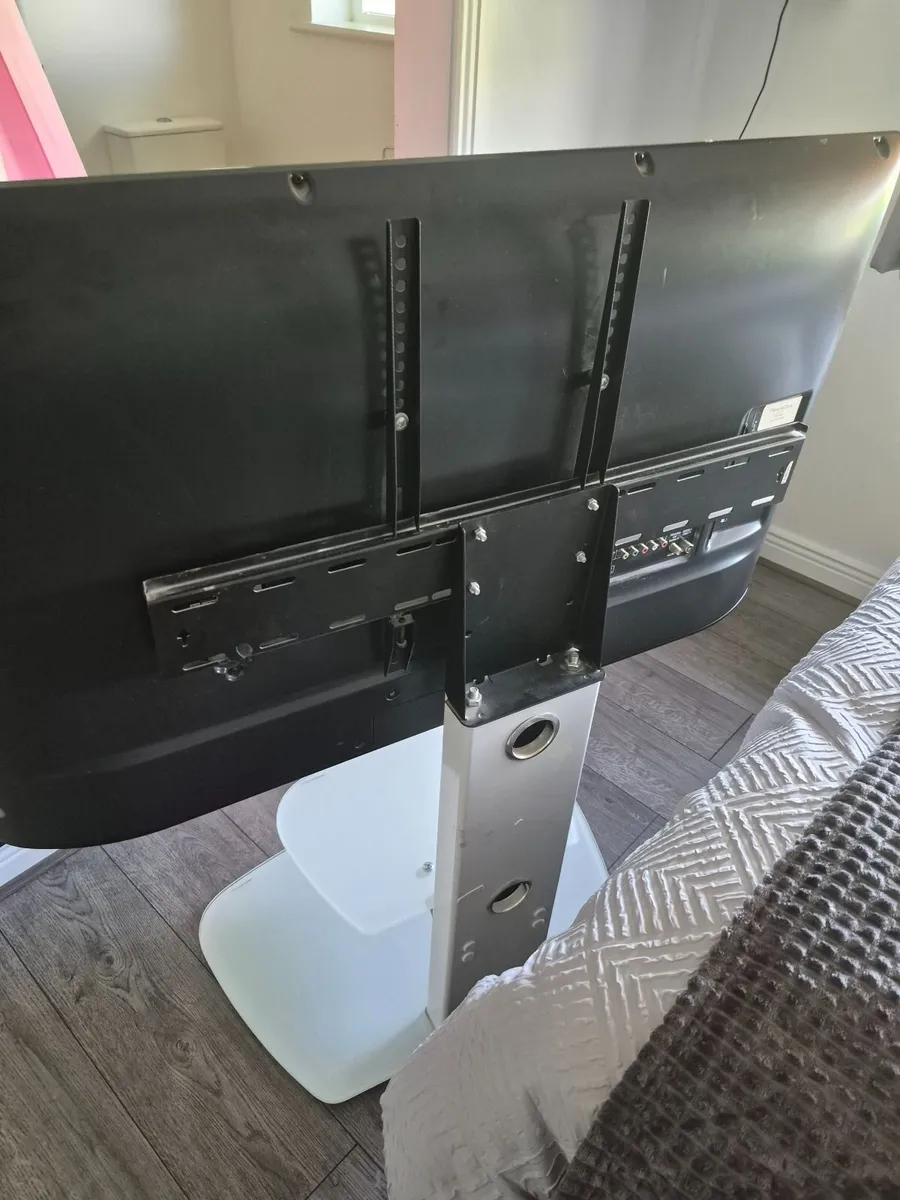 Tv with stand - Image 1