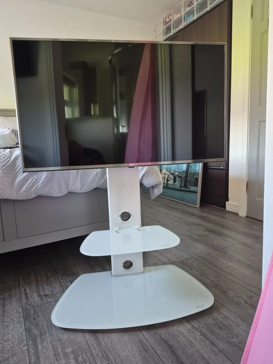 Tv with stand - Image 2