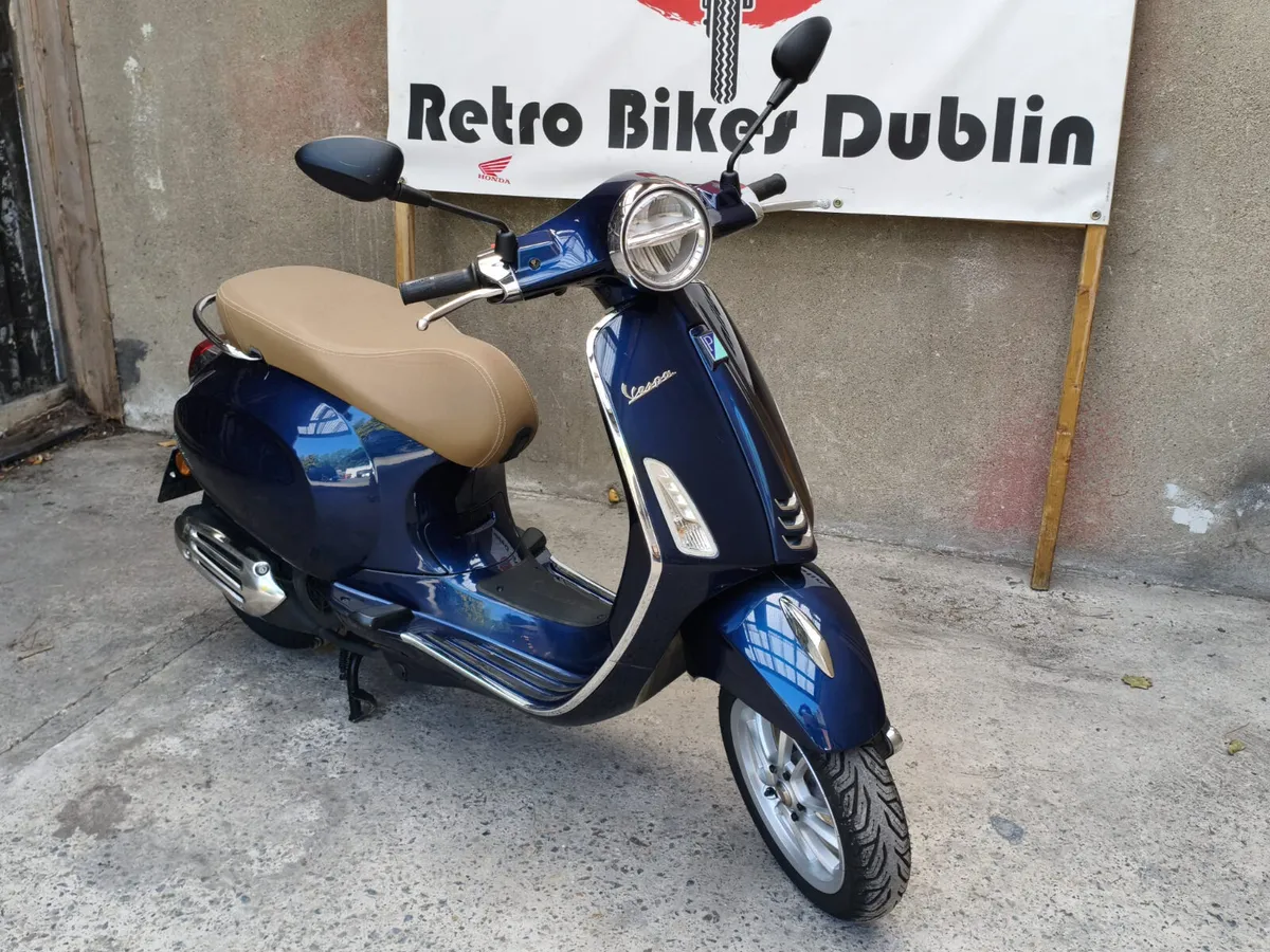 2020 Vespa Piaggio 125 — Blu Midnight - Image 3