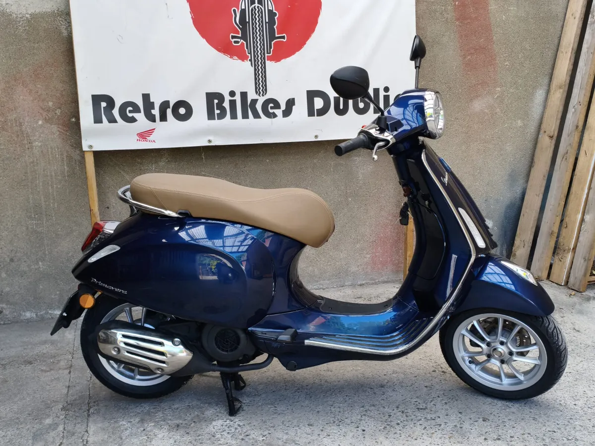 2020 Vespa Piaggio 125 — Blu Midnight - Image 1