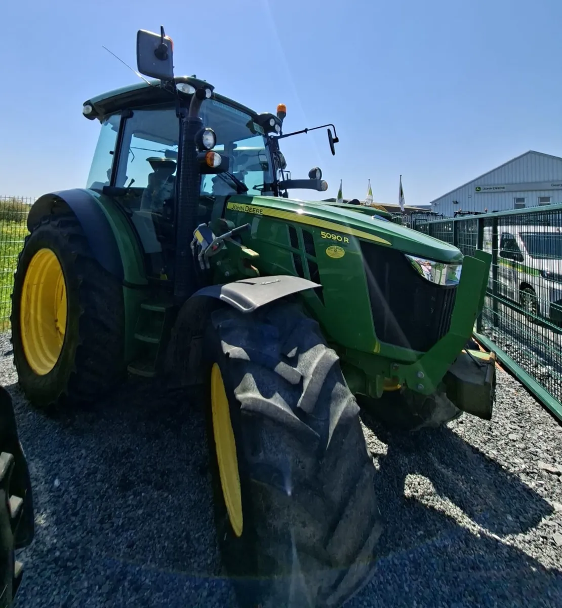 2018 John Deere 5090R - Image 1