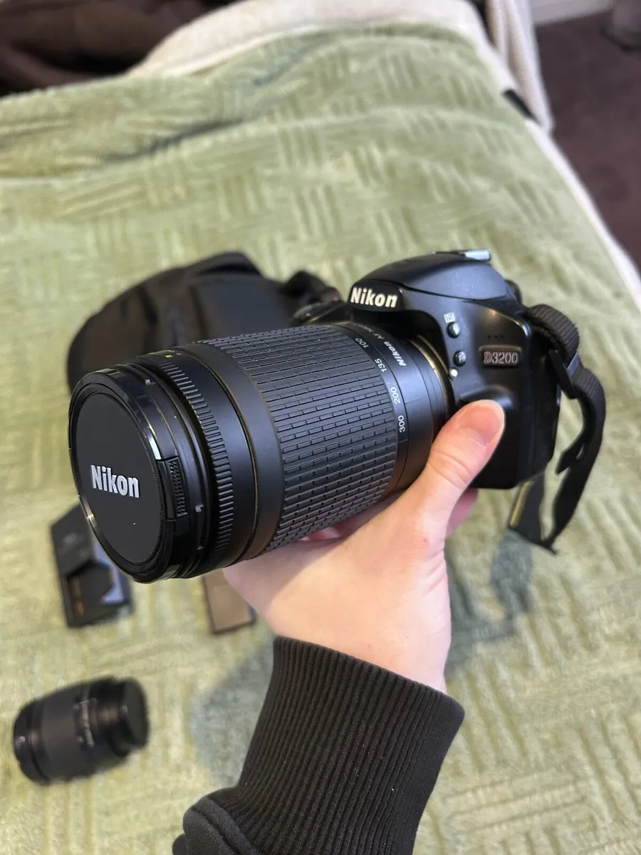 Nikon D3200 with lenses - Image 2