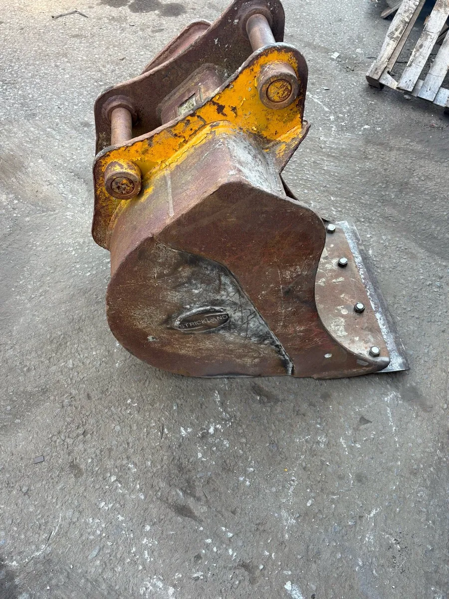 Strickland 2ft bucket  45mm pin - Image 2