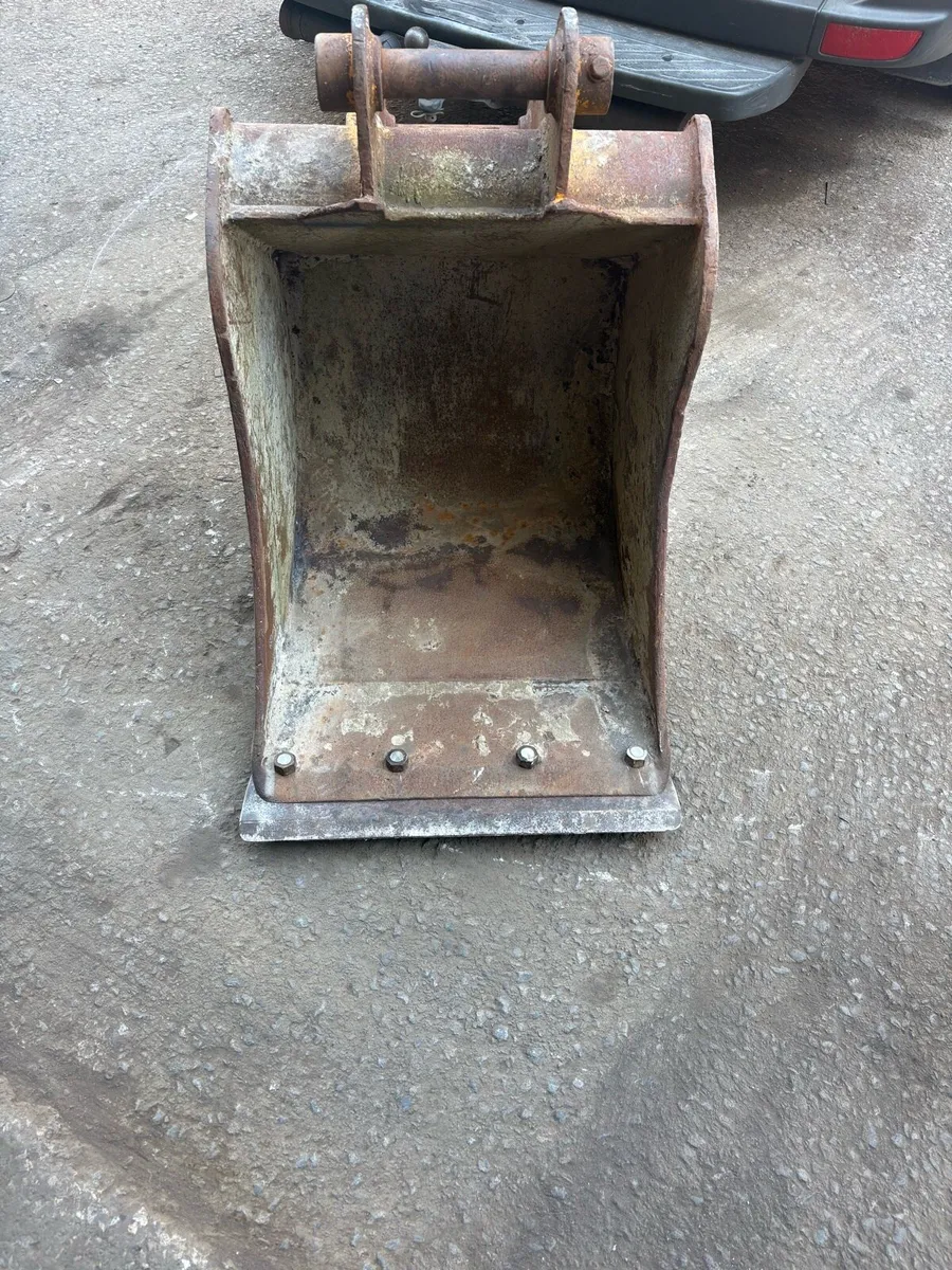Strickland 2ft bucket  45mm pin - Image 4