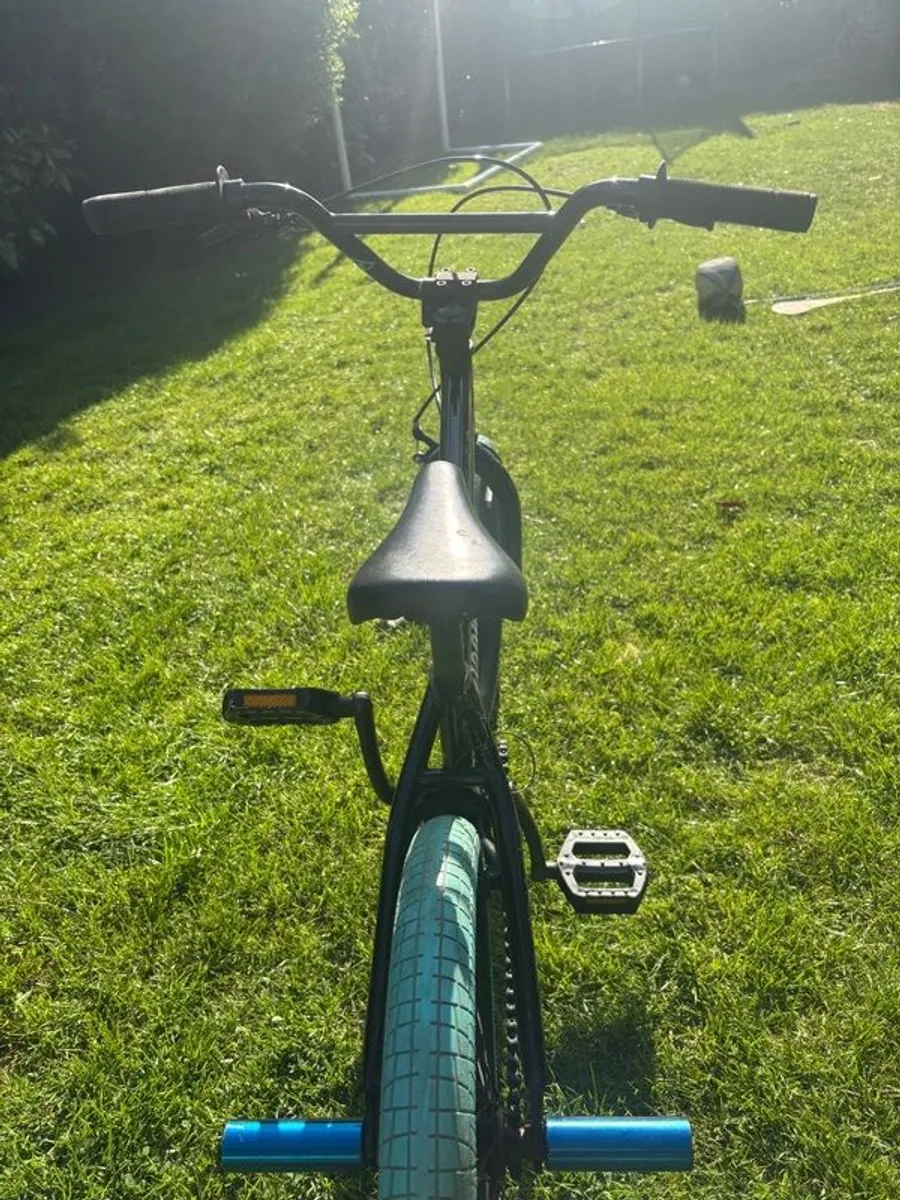 BMX Yoof 18 bike - Image 1