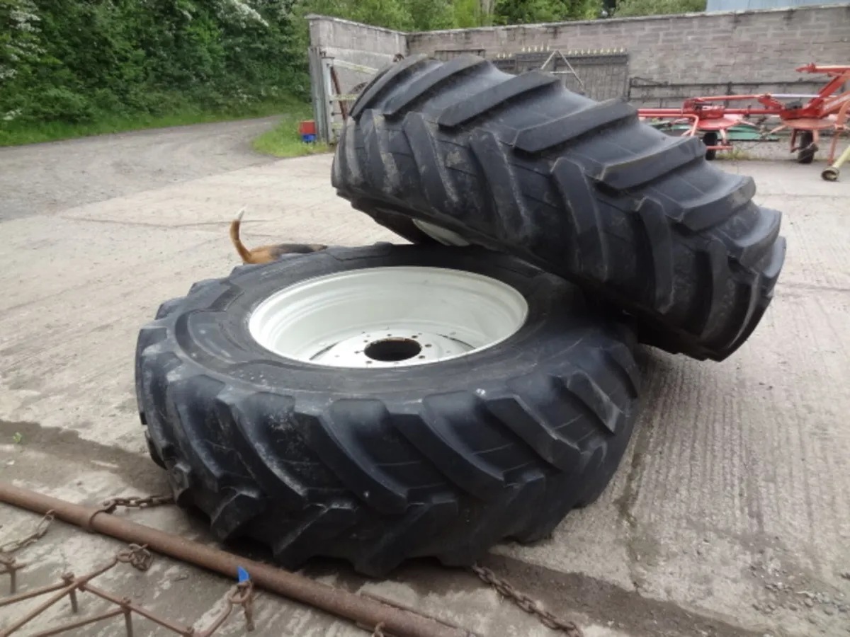 8 Stud 520/85R38 - Image 4