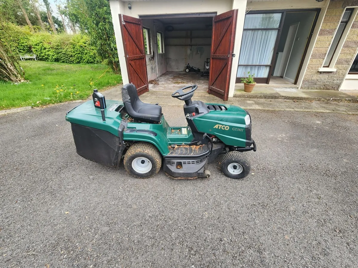 Ride on lawnmower - Image 2