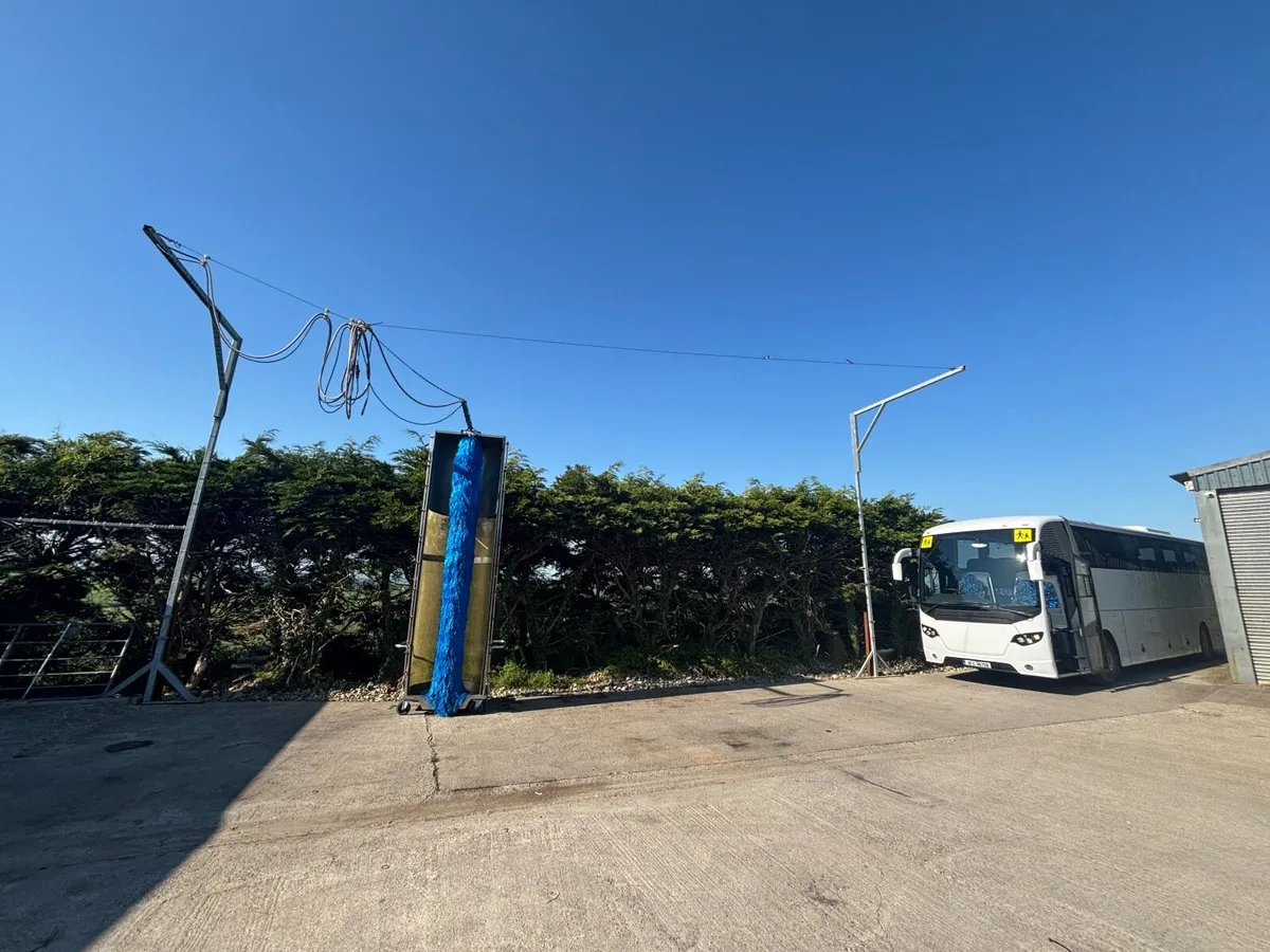 Bus Truck mobile Wash - Image 1