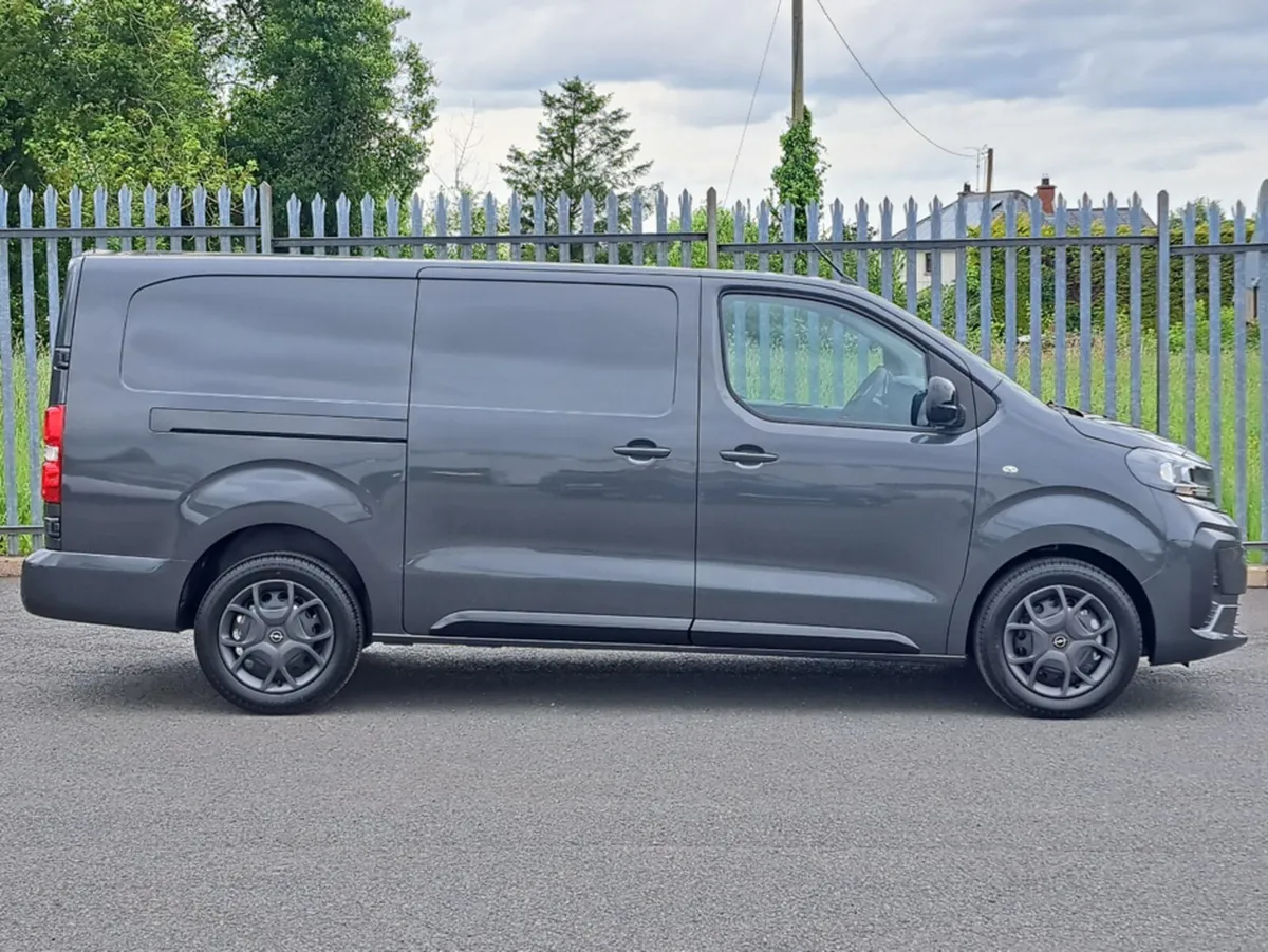 Opel Vivaro SPORTIVE 2.2TD 150BHP LWB **REV CAMERA - Image 3