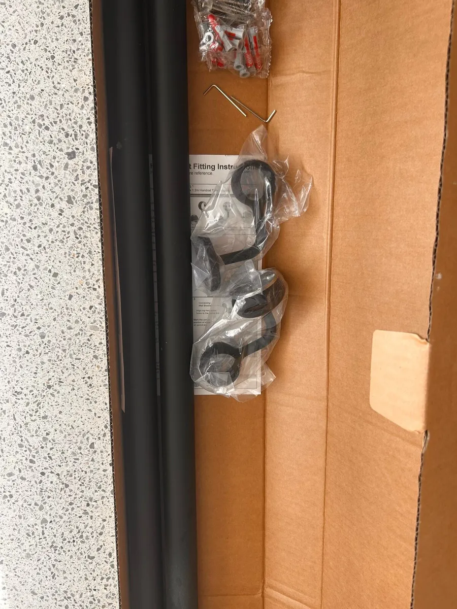 Stair rail - Image 2