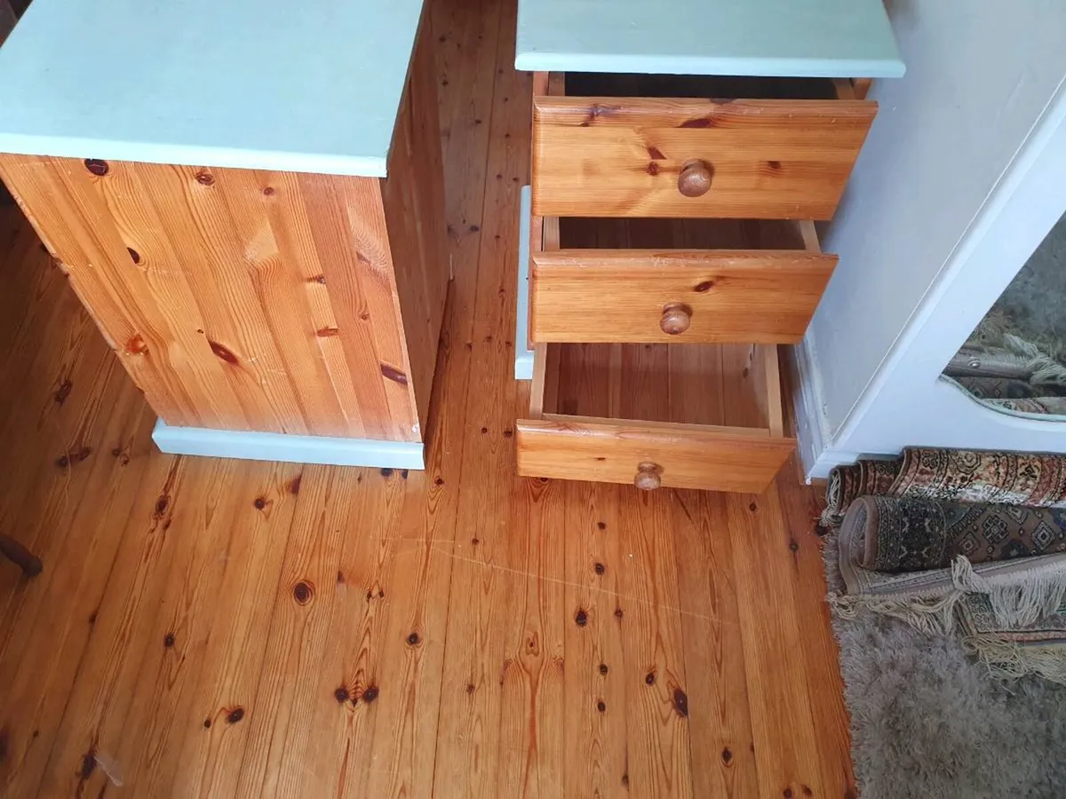 Pair of matchong pine lockers - Image 2