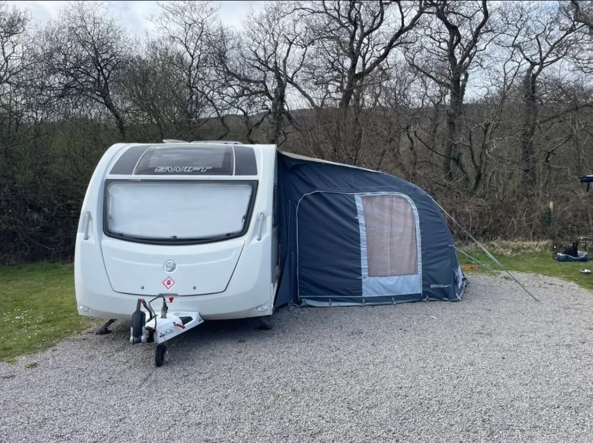 Swift Major 6 caravan - Image 3