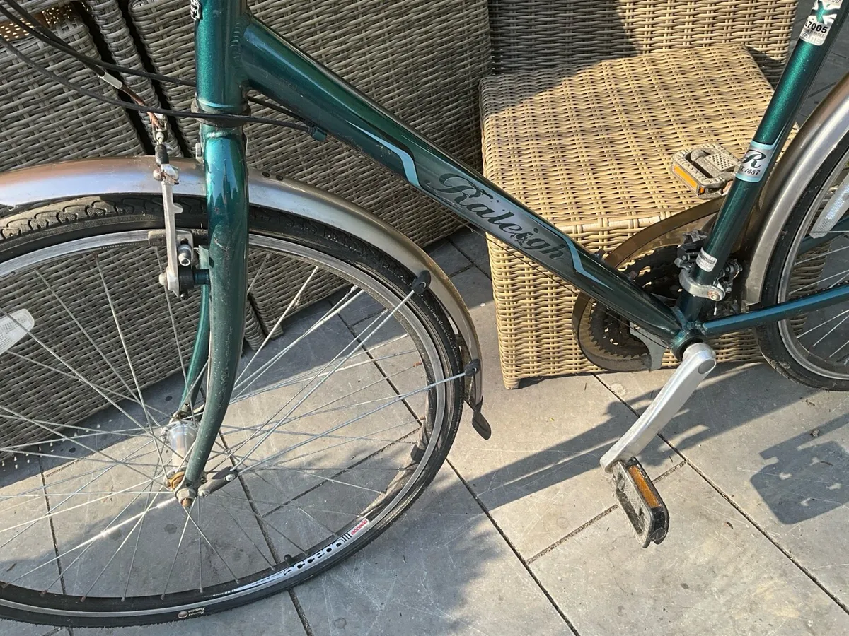 Men’s Raleigh Metro Bicycle - Image 2