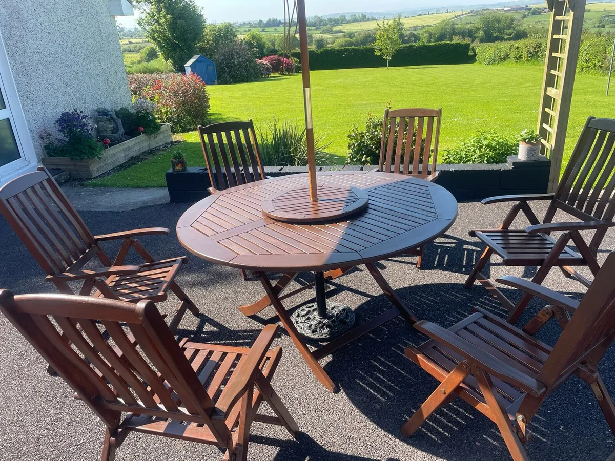 Garden set of 6 recliner chairs & table - Image 2