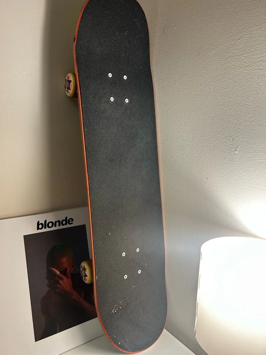 Skateboard - - Image 2
