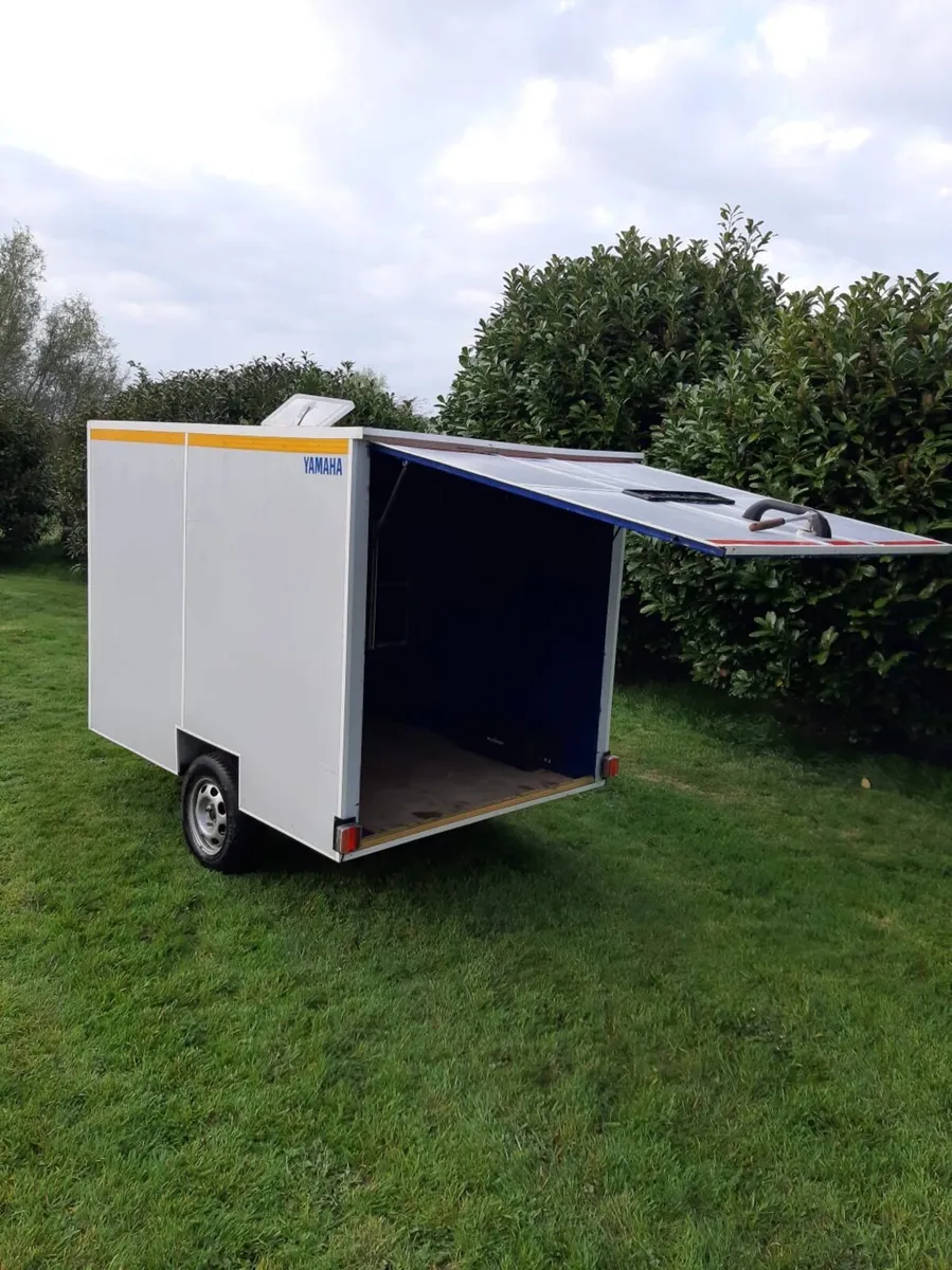 Trailer - Image 2