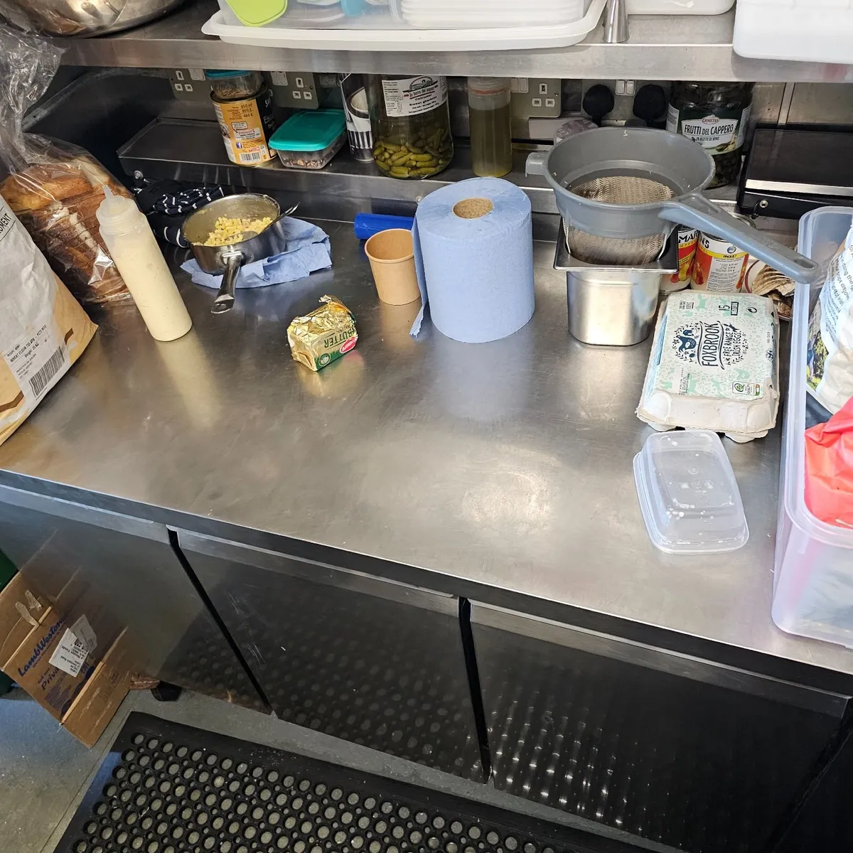3 door counter fridge - Image 3