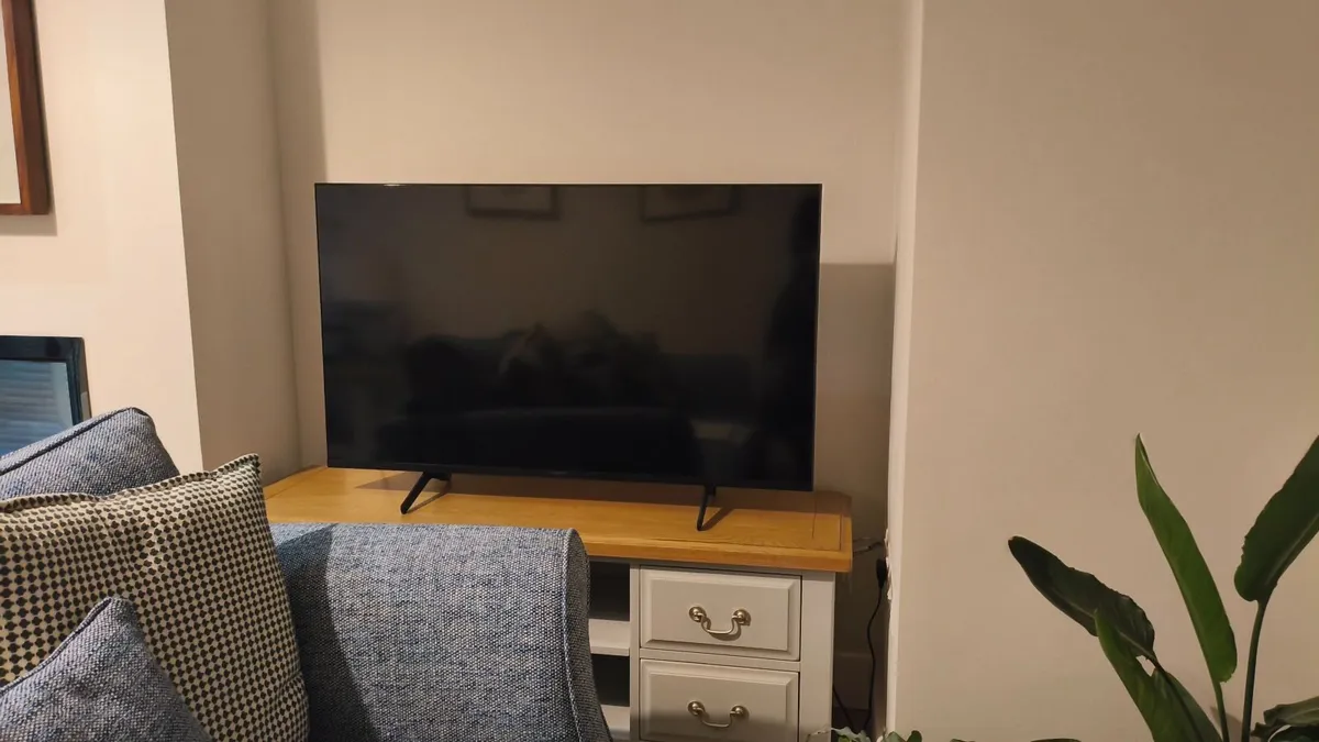 Sony TV set - KD-50X81K  4K HDR TV - Image 2
