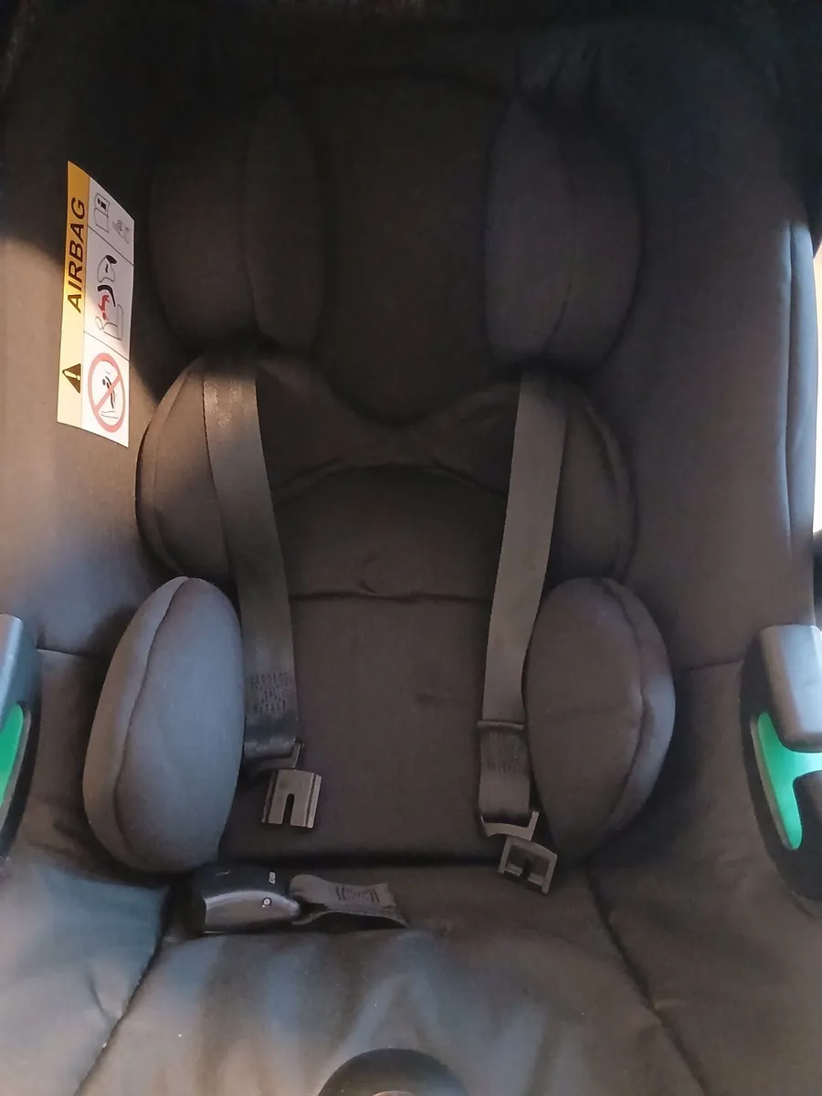 Baby car seat and formula maker bundle - Image 3