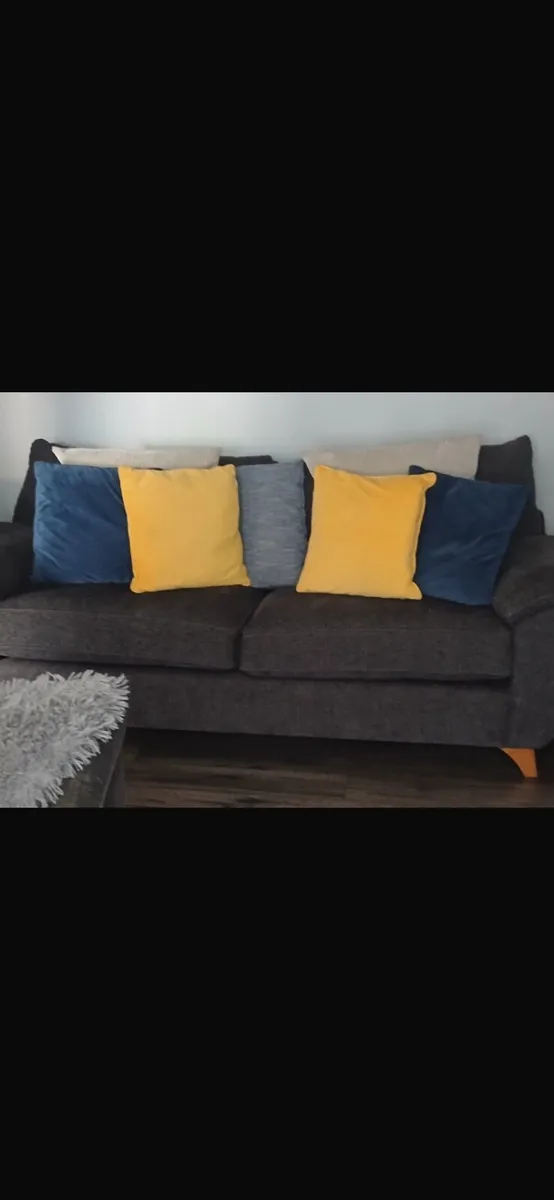 Couch 3 +2 - Image 2