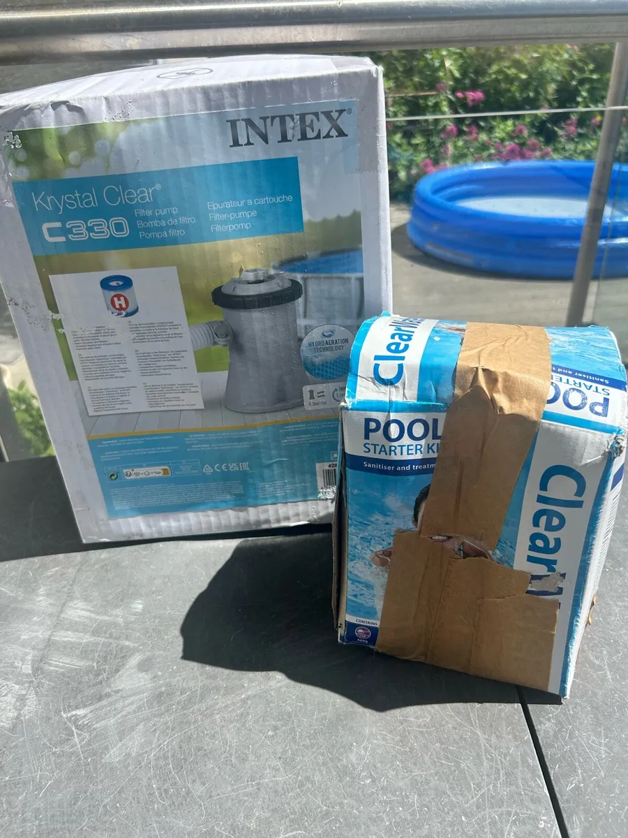 8ft Metal Frame Pool, Pump and Cleaning Kit - Image 3