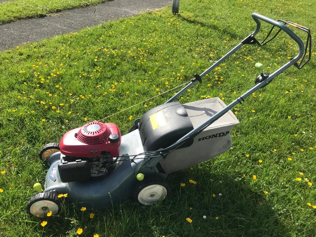Honda izy self drive lawnmower - Image 4