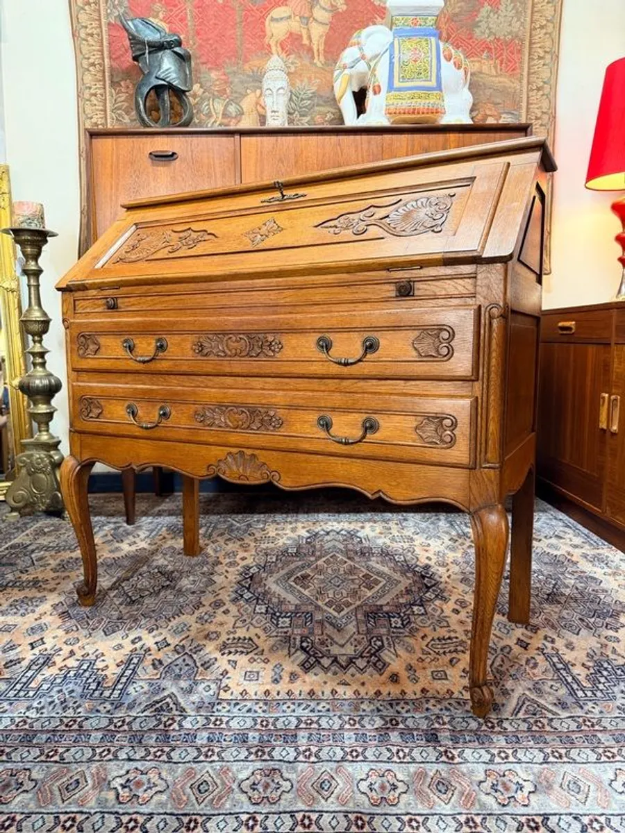 Elegant Vintage Oak Ladies Writing Bureau or Desk - Image 1