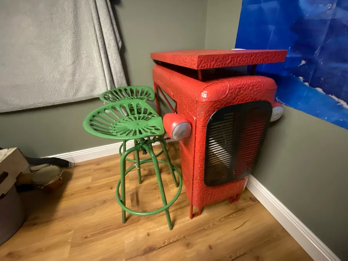 Esscherts Design Tractor Table and Stool Set - Image 1