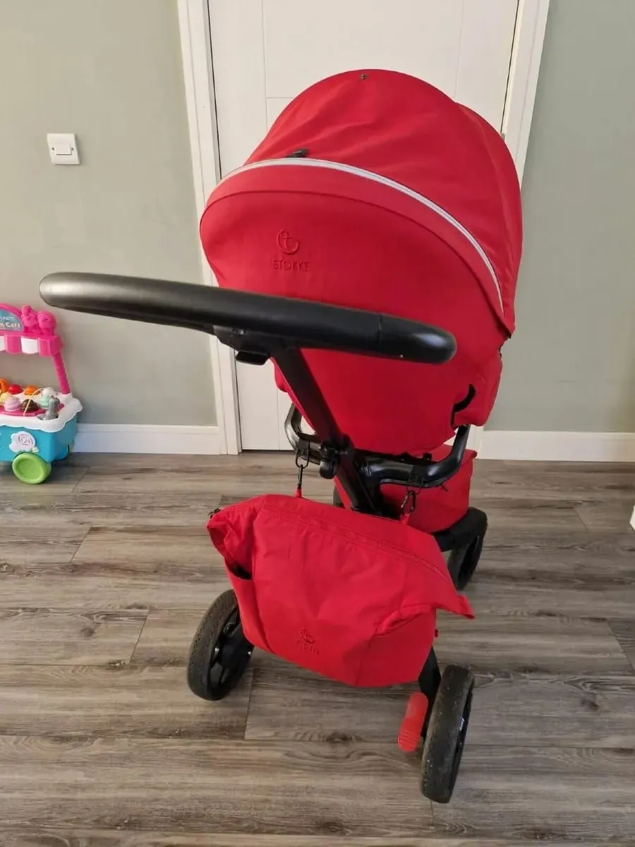 Stokke Xplory Pram + Bassinet / Full Spec System - Image 3