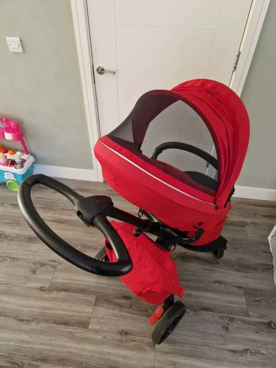 Stokke Xplory Pram + Bassinet / Full Spec System - Image 4