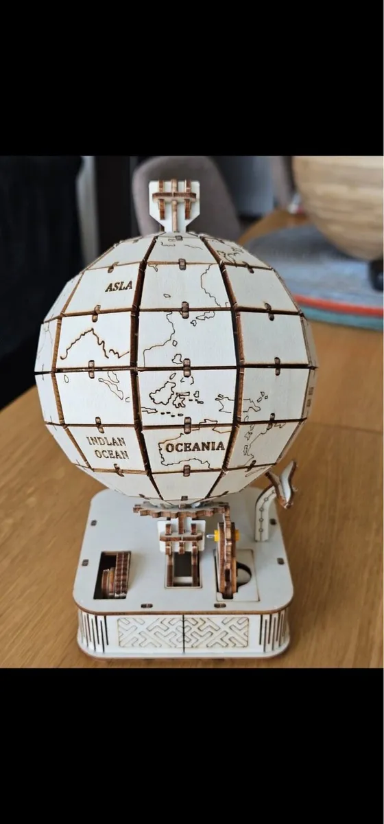 Quirky, fun, wooden wood world globe - Image 2
