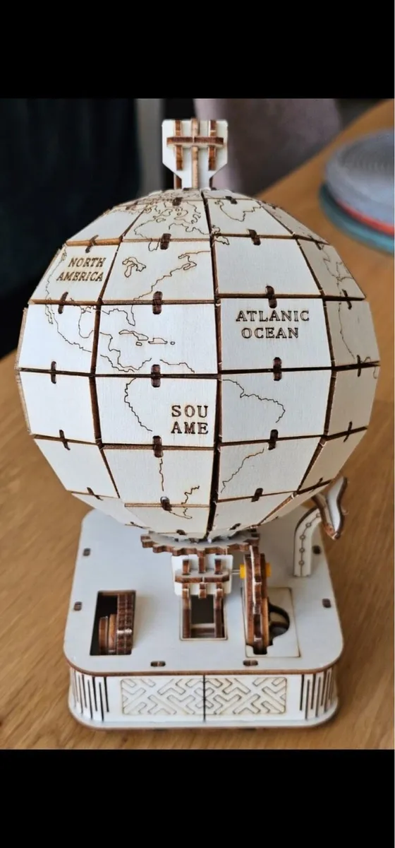 Quirky, fun, wooden wood world globe - Image 3