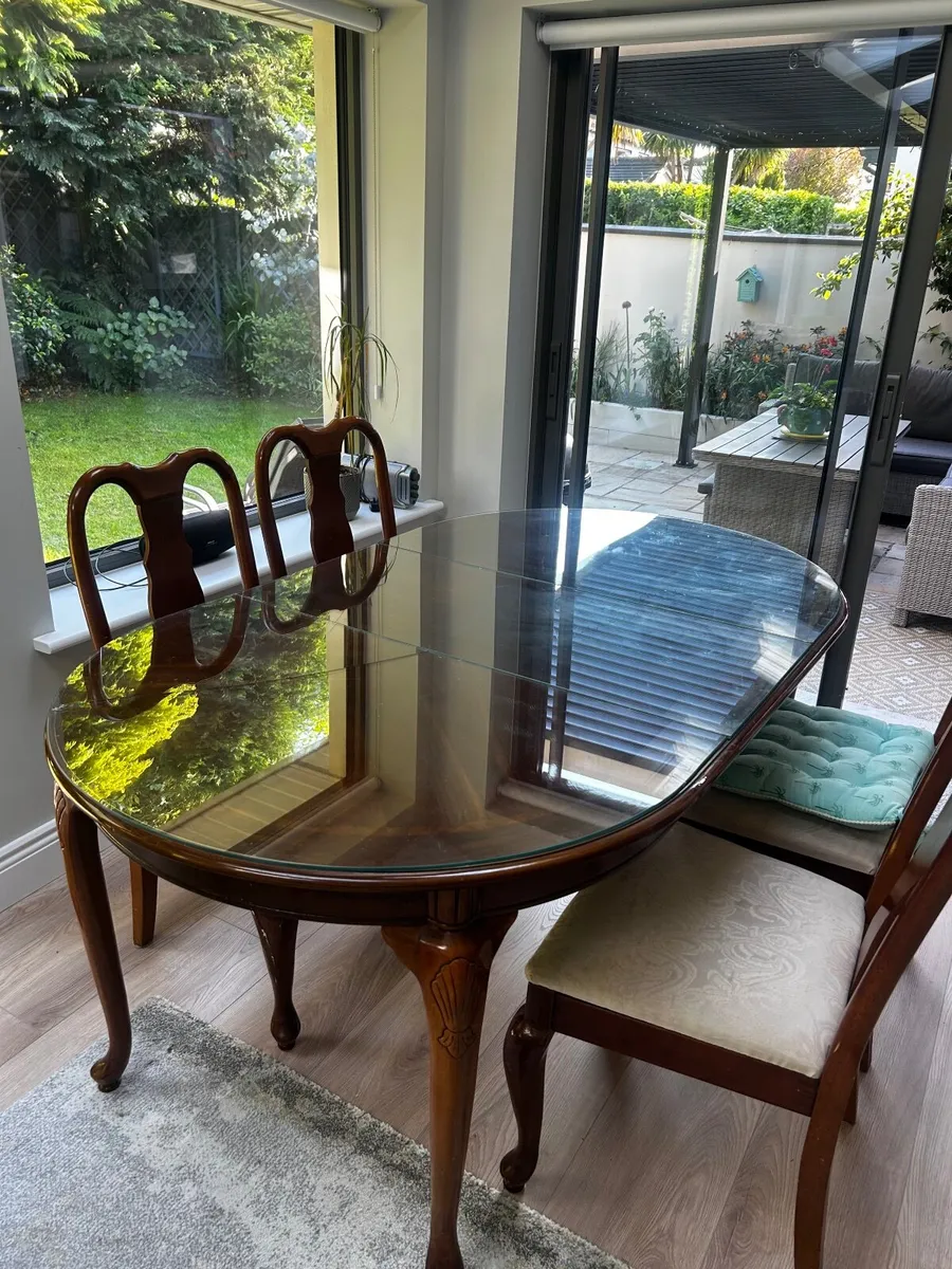 Dining room table and chairs - Image 2