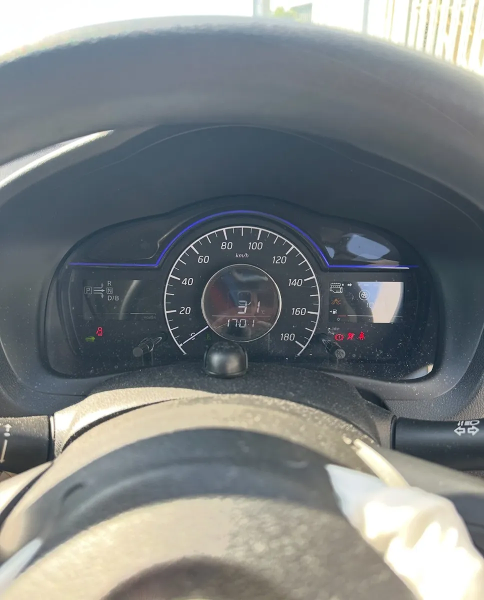 Car - Image 3