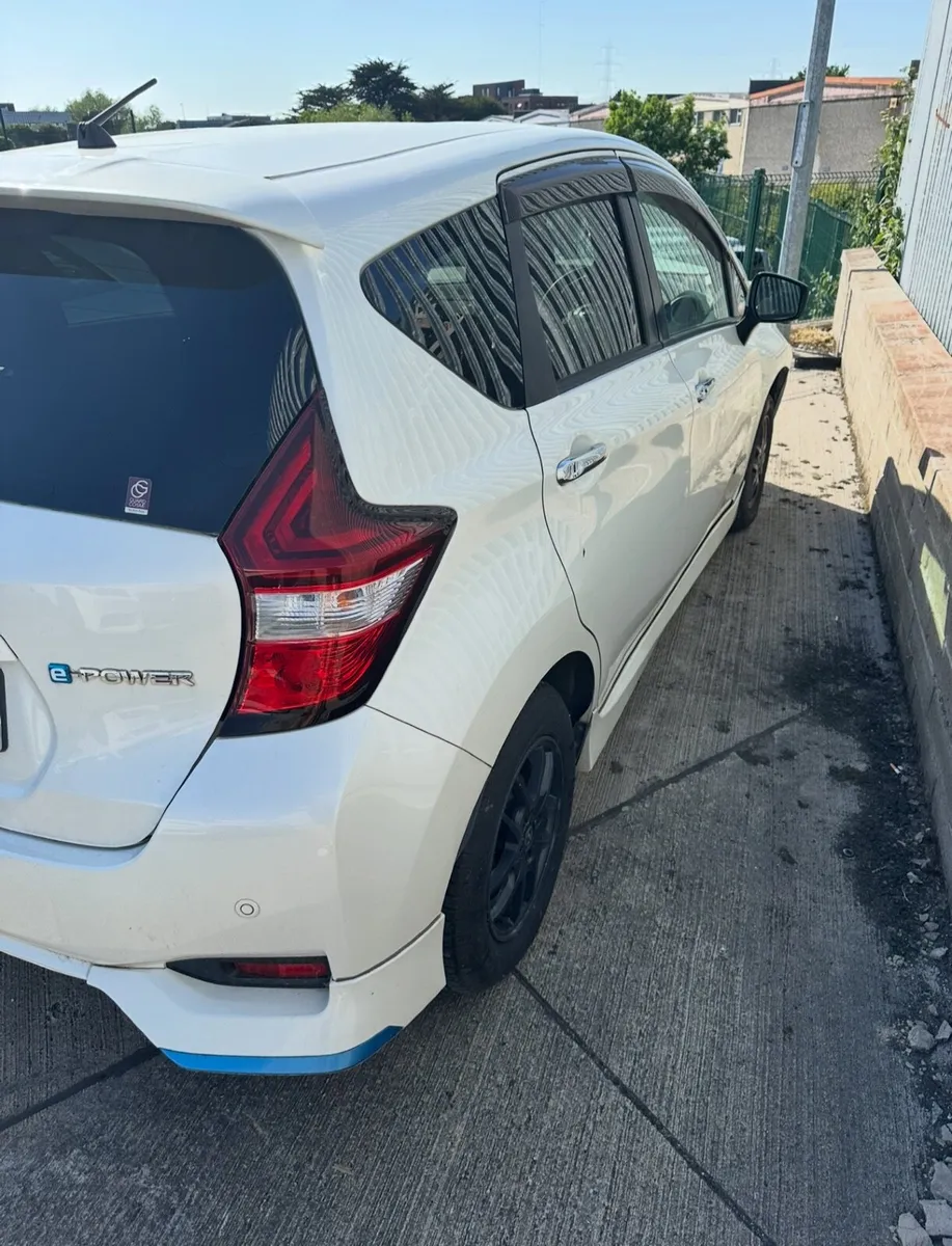 Car - Image 4