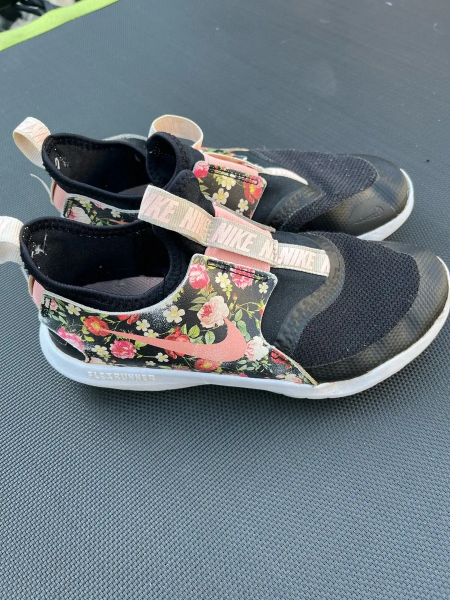 Nike FlexRunner Size 2.5 - Image 3