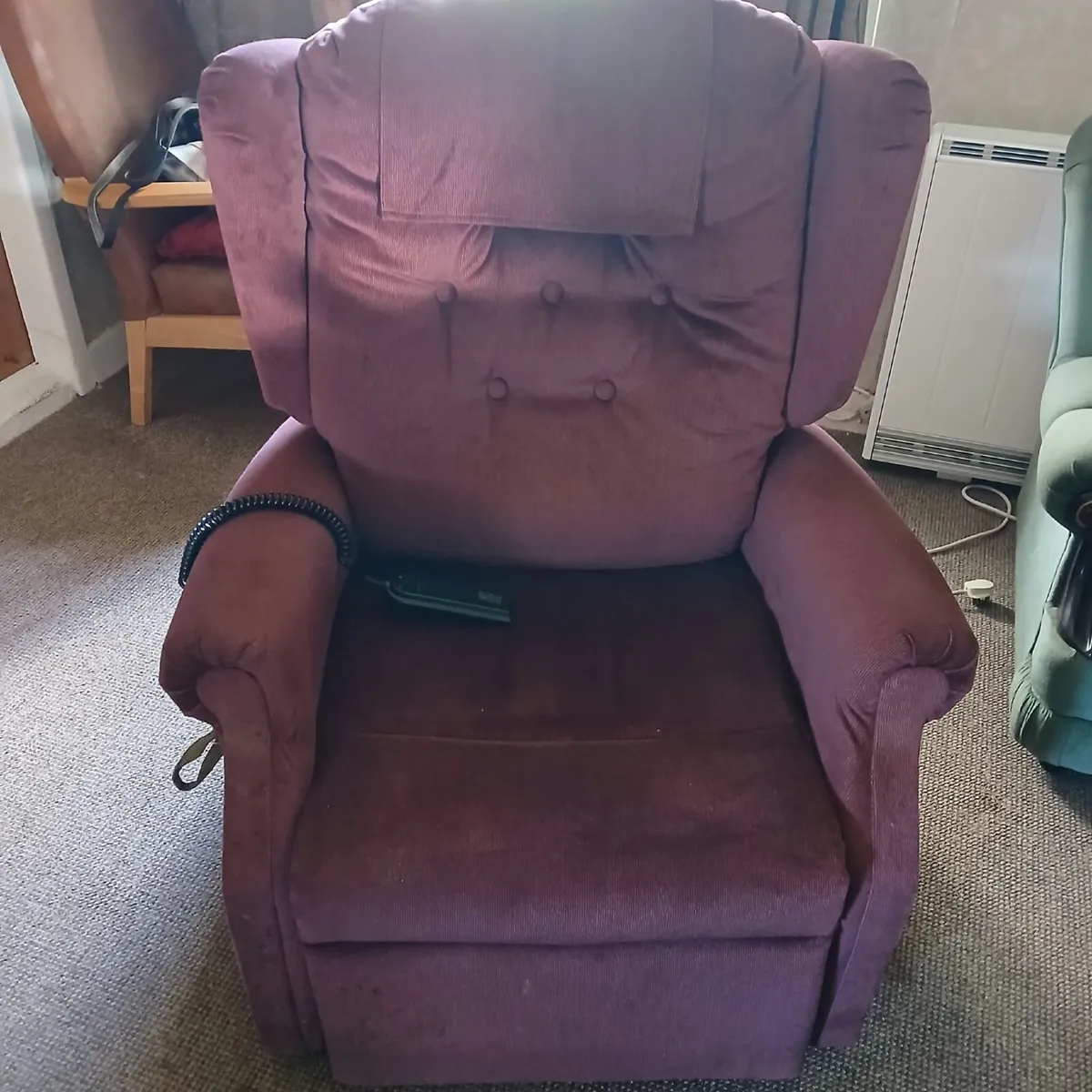 Recliner/ rise and lift chair - Image 3
