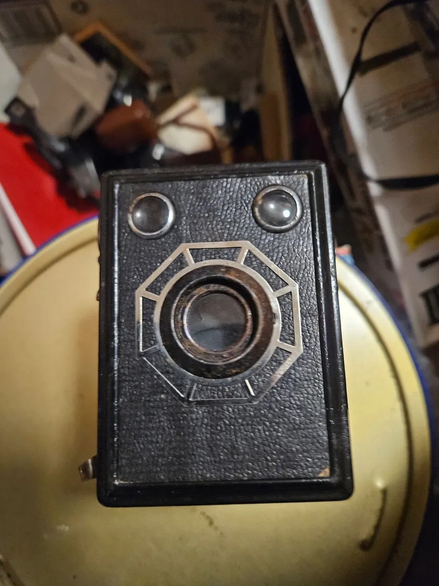 Vintage Kodak Brownie Box Camera - Image 3