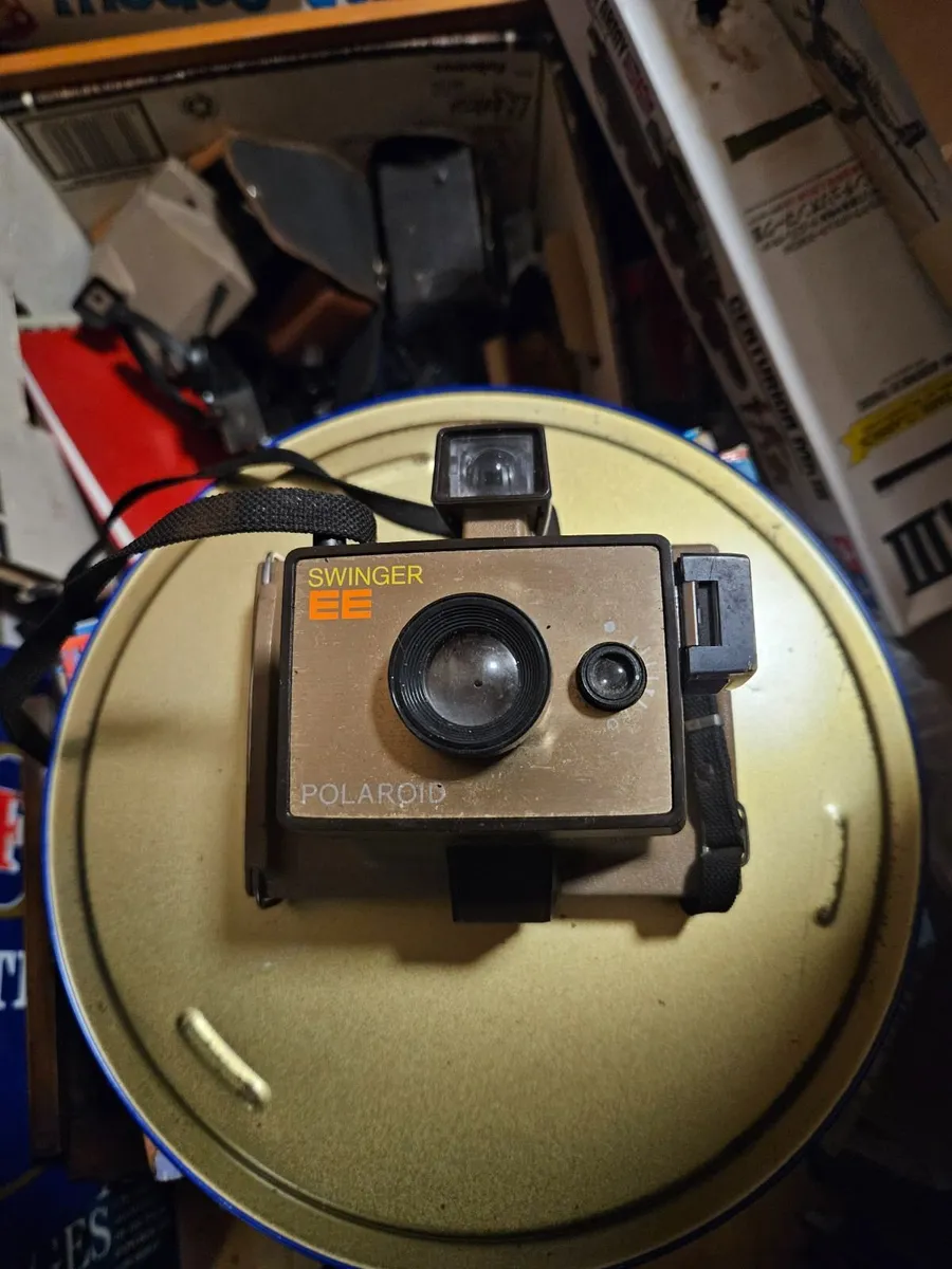 Vintage Polaroid Camera - Image 1